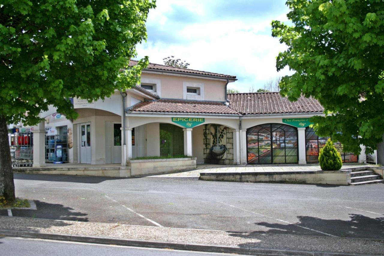 Bonabri Vacances - Chambres D'Hotes Chazelles  Экстерьер фото