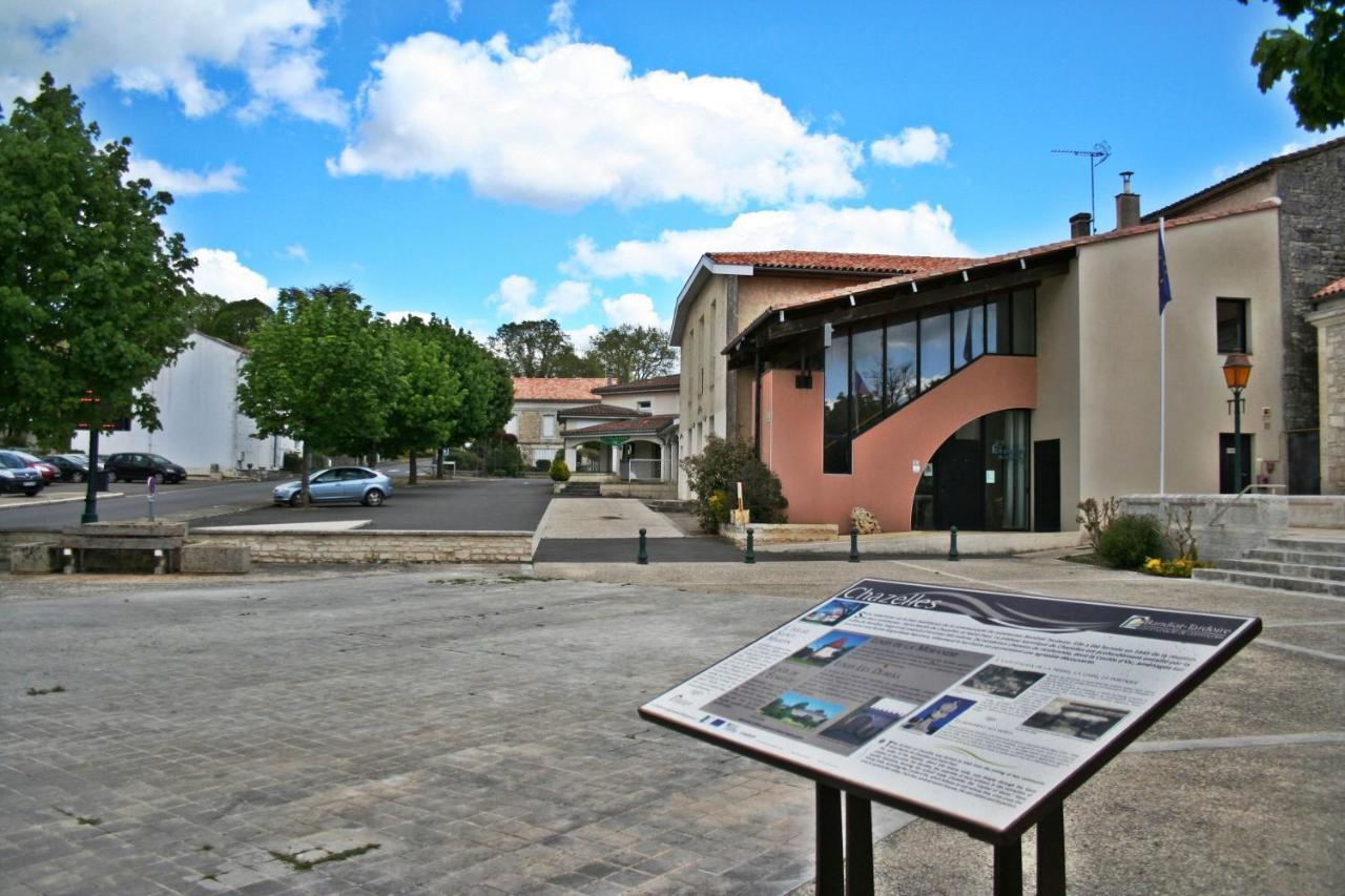 Bonabri Vacances - Chambres D'Hotes Chazelles  Экстерьер фото