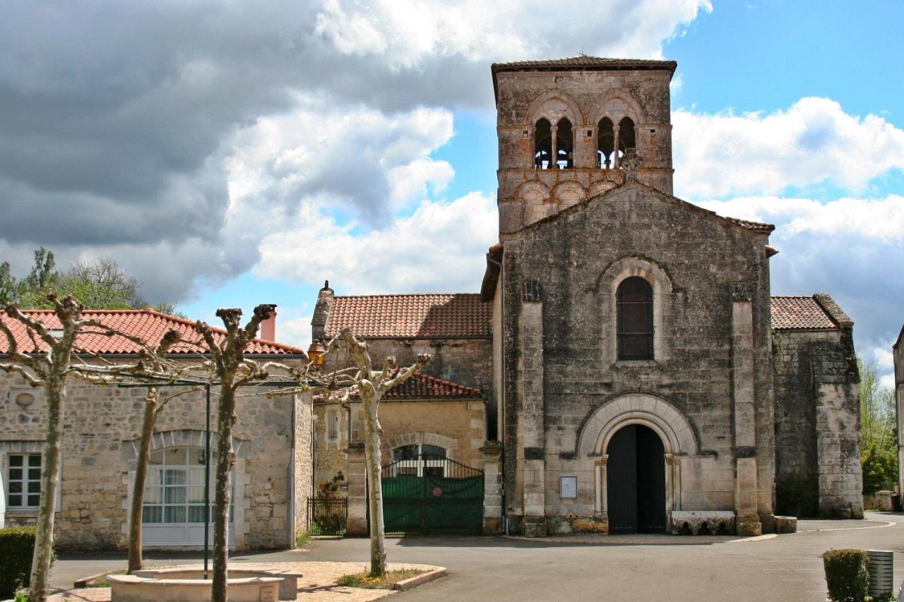 Bonabri Vacances - Chambres D'Hotes Chazelles  Экстерьер фото