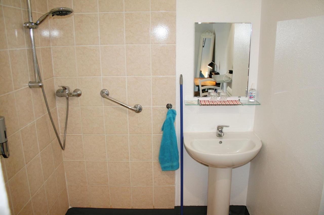 Bonabri Vacances - Chambres D'Hotes Chazelles  Экстерьер фото